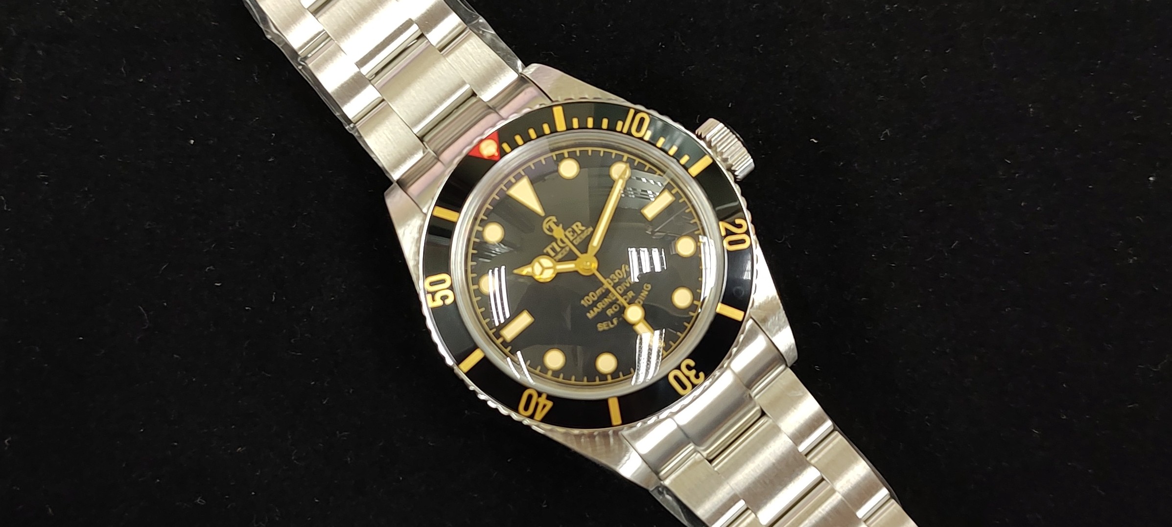 black-gold-watch