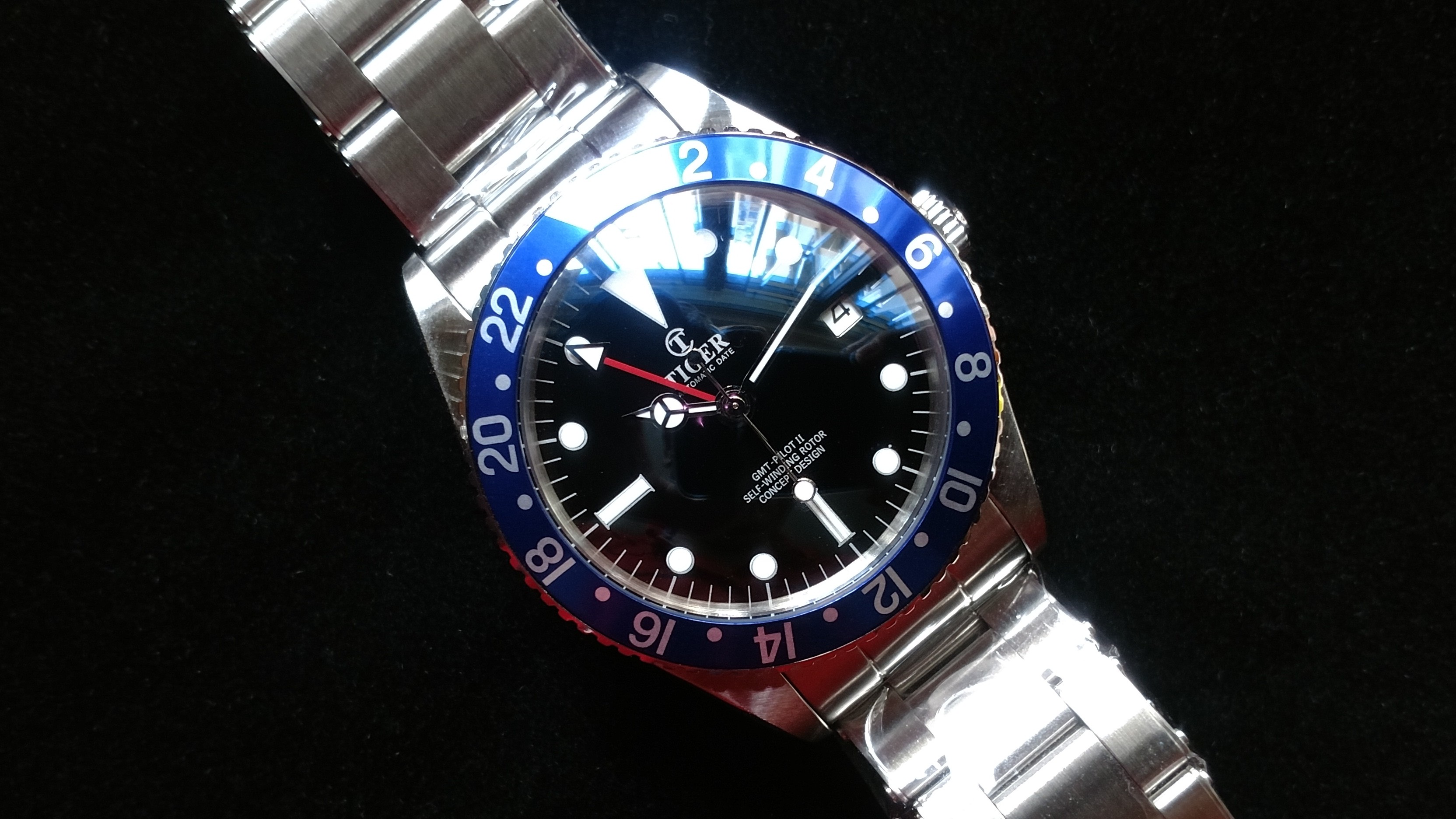 55080PV8 GMT Style Watches